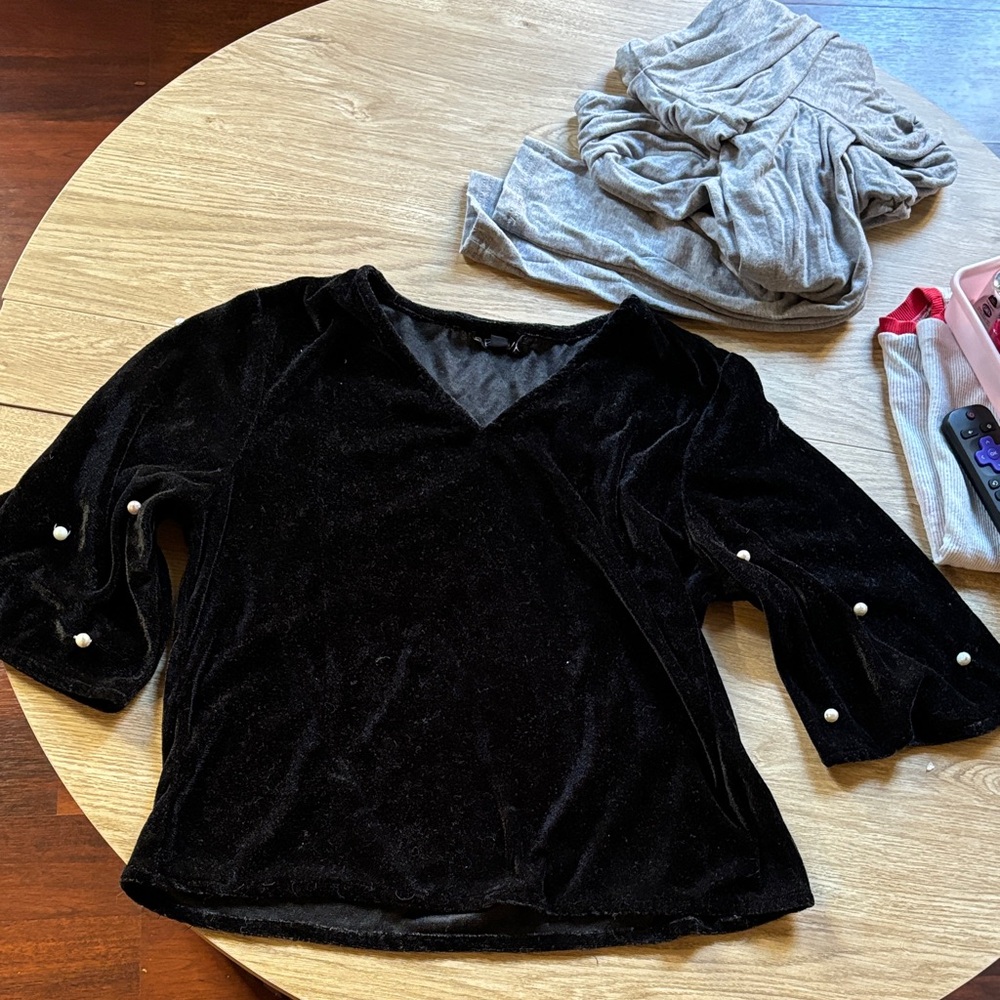 Elegant Black Velvet Long Sleeve Top